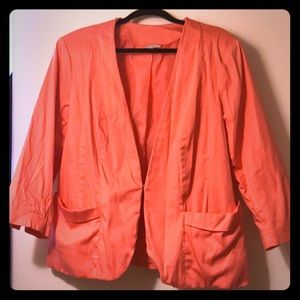 Like new chic pink blazer!